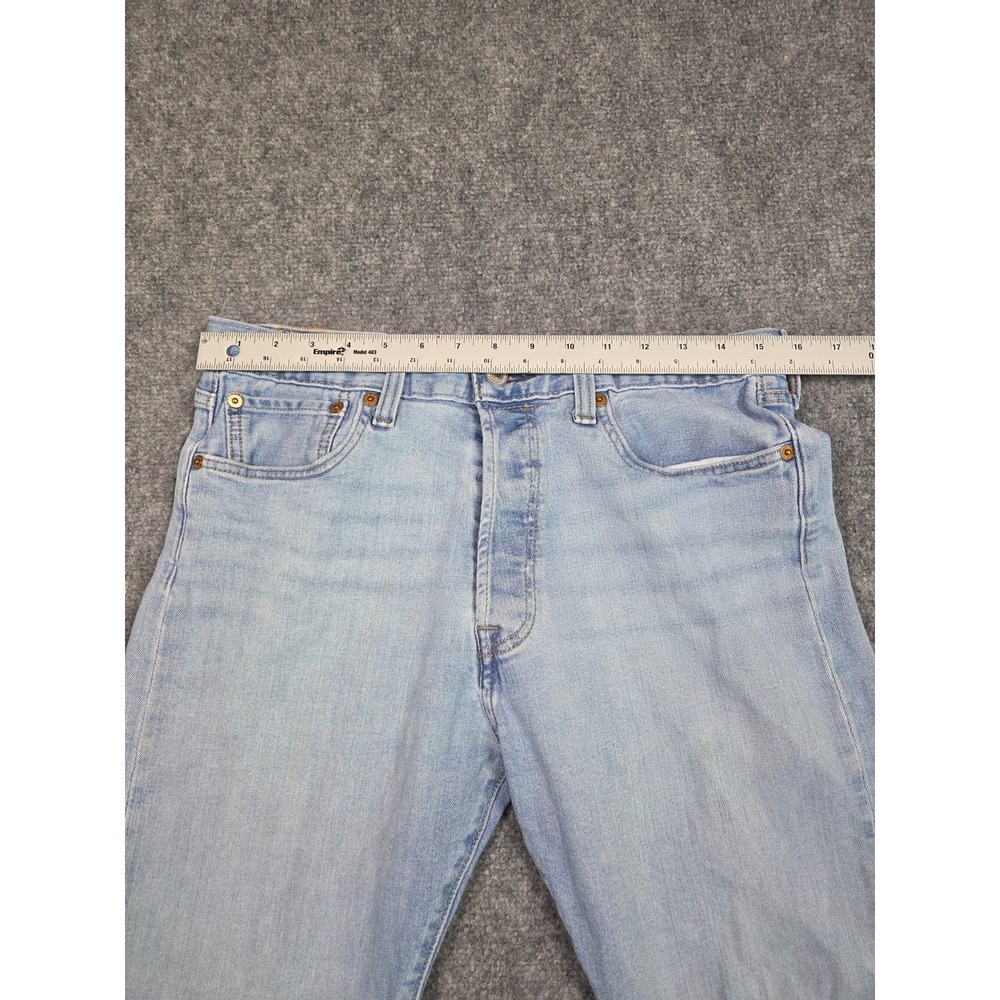 Levi's 501 Original Fit Jeans Mens 33x30 Light Wash Blue Button Fly Denim 78/4 - Picture 12 of 12